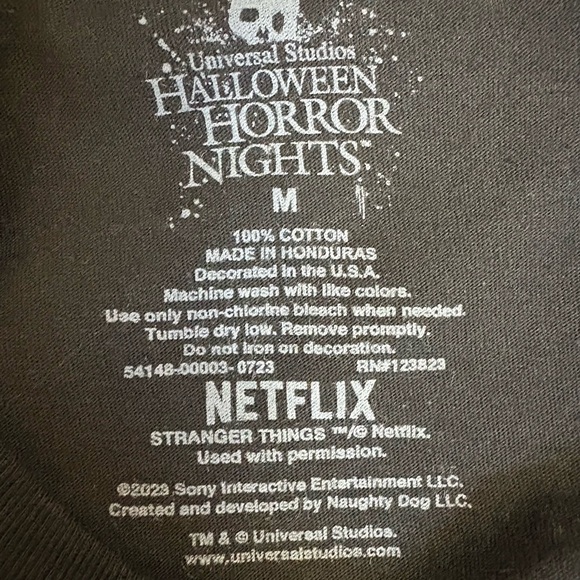 Universal Studios Halloween Horror Nights HHN | 2023 Graphic T-Shirt | Size M 🎃✨ - Picture 3 of 11
